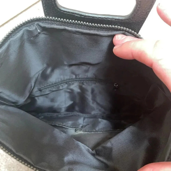 LOOK LOVE LUST FOLD UP VEGAN CONVERTIBLE SHOULDER BAG/CLUTCH BLACK/ SNAKE TRIM - Picture 5 of 7